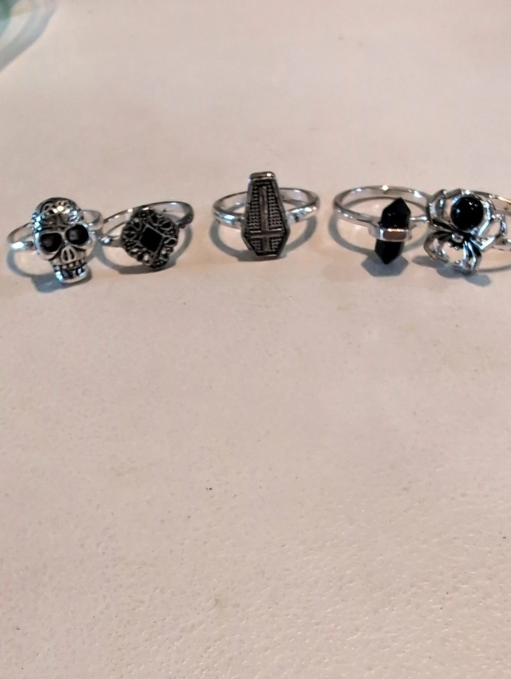 Gothic Silver & Black Halloween PRing Set Like New